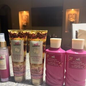 bbw X milk bar raspberry holiday pie bar bundle!!